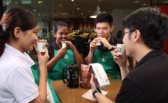 Học hỏi cách tạo ra trải nghiệm khách người của Starbucks